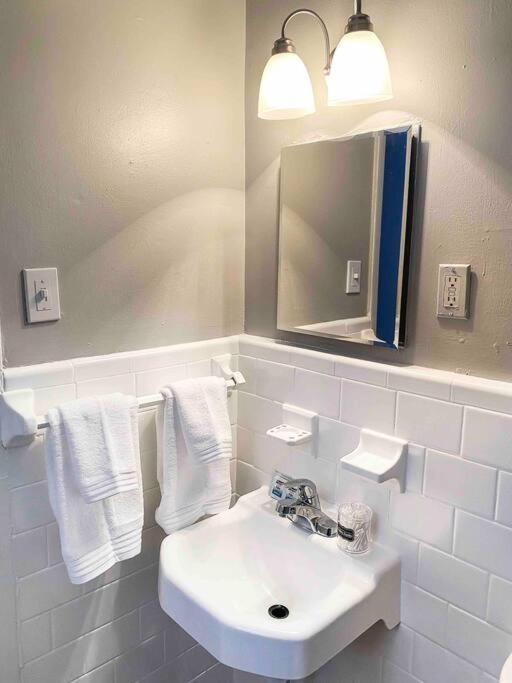 Bmw Suite King Bd,Wd, Fast Wifi Free Parking, Pool, Hospitals Atlanta Exterior foto